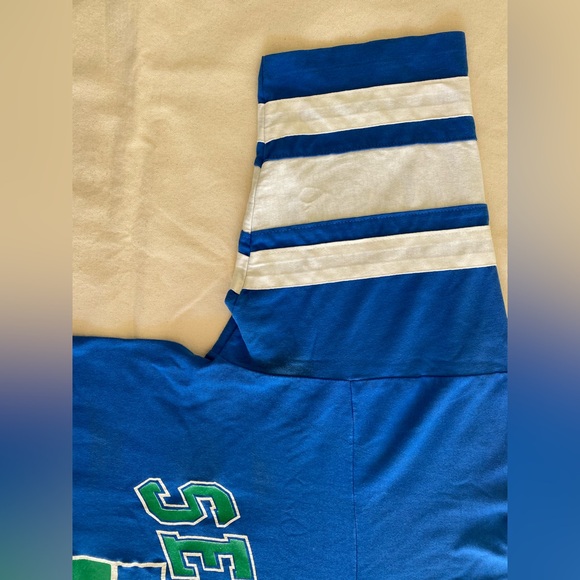 LOGO 7 Seattle Seahawks Blue Shirt with White Stripes Graphic Logo Men’s XL - Picture 4 of 6